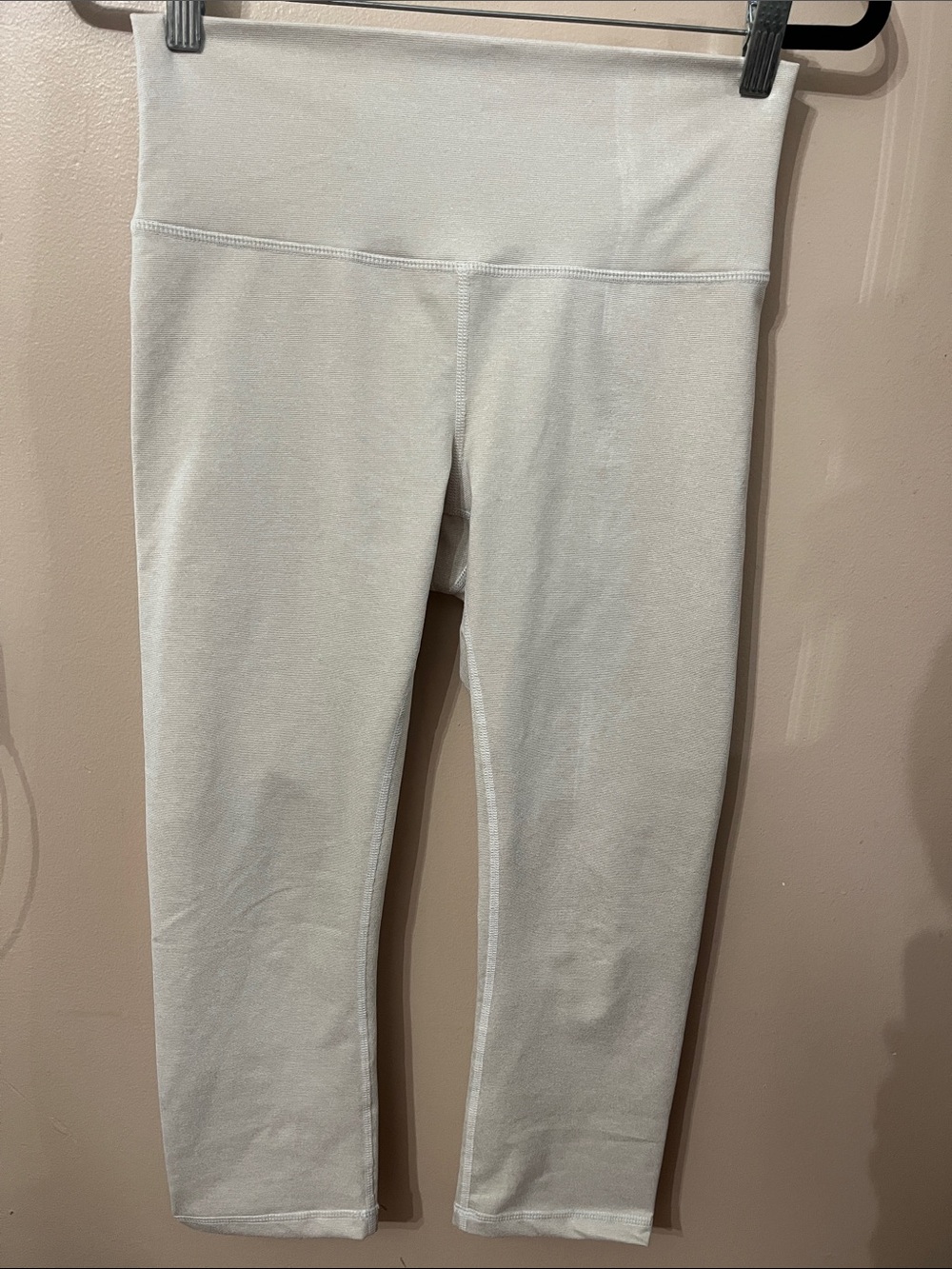 SoulCycle Beige/White Stretch High-Rise Cropped Workout Leggings — Size L